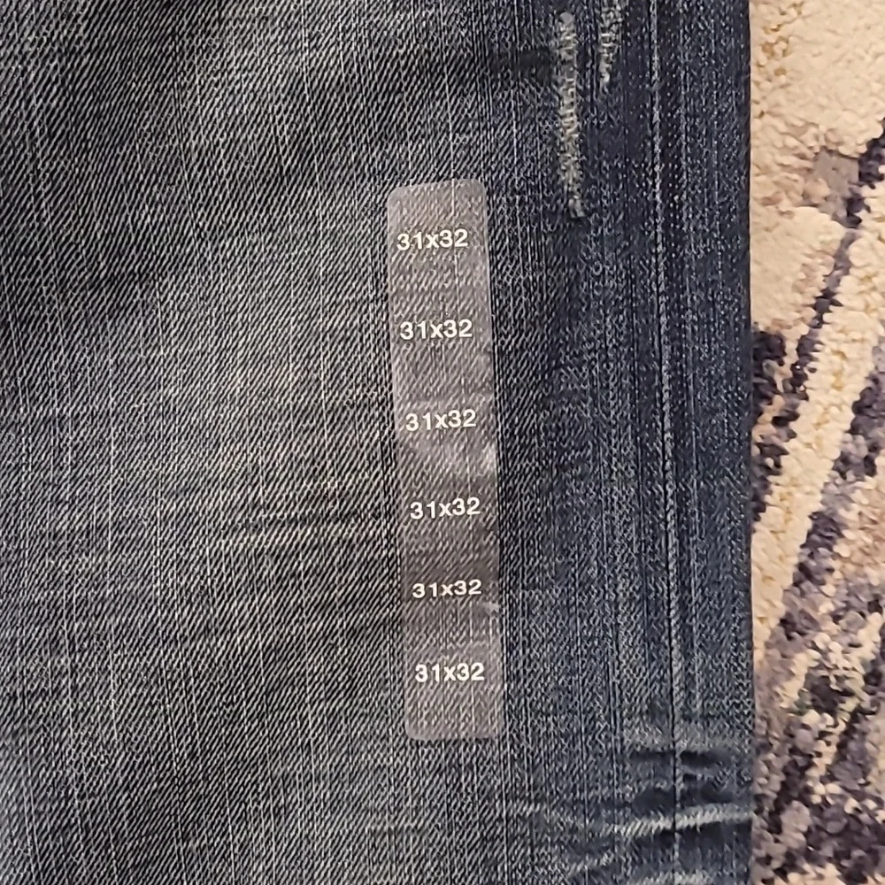 Guess Men's 31x32 Cliff- boot cut Jeans - Picture 4 of 9